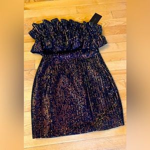 Never worn, NWT, iridescent gold/bronze sequin strapless dress!